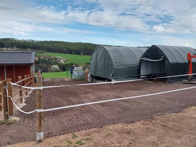 Pokládka dlažby a zámkové dlažby