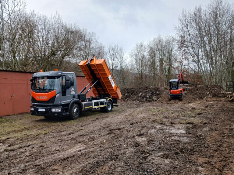 Pronájem kontajnerů, jejich nakládka a odvoz na skládku