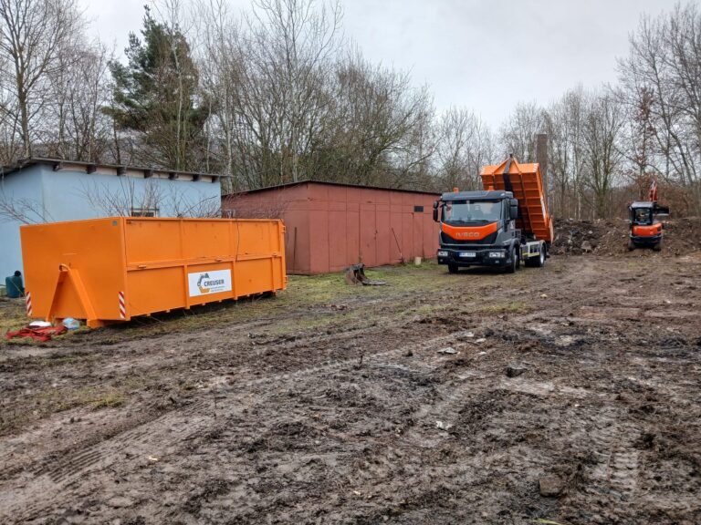 Pronájem kontajnerů, jejich nakládka a odvoz na skládku