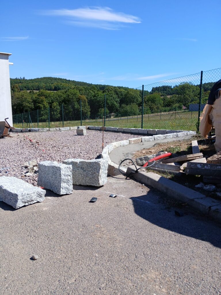 Žulová dlažba / kostky  – příprava terénu, pokládka