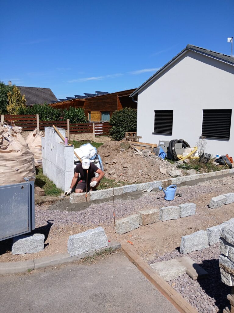 Žulová dlažba / kostky  – příprava terénu, pokládka