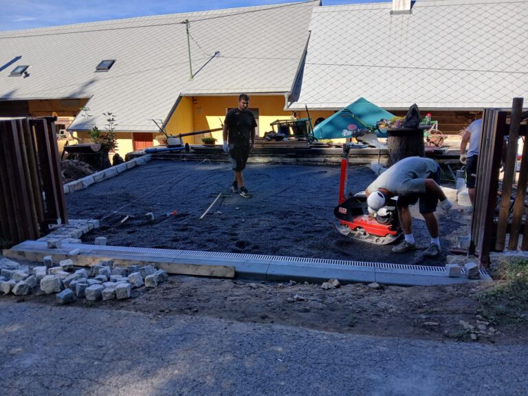 Žulová dlažba / kostky  – příprava terénu, pokládka